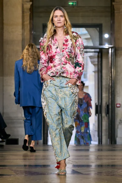 Look 17